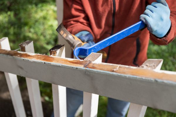 Cost of Deck Railing Replacement in Palmdale